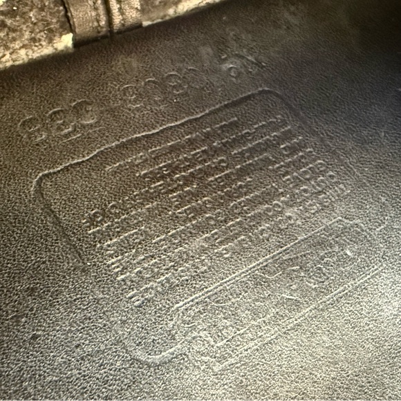 Vintage black leather Coach shoulder bag. - Picture 9 of 11